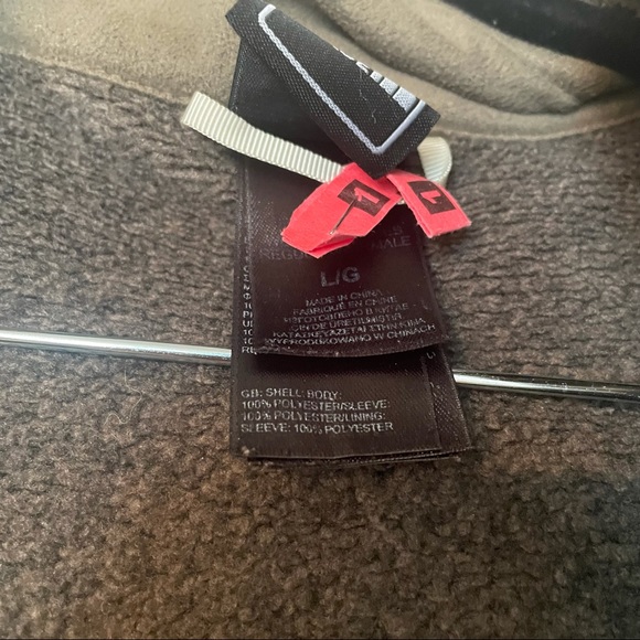 The North Face White Ski Jacket and Removable Brown Fleece Lining - Picture 5 of 10